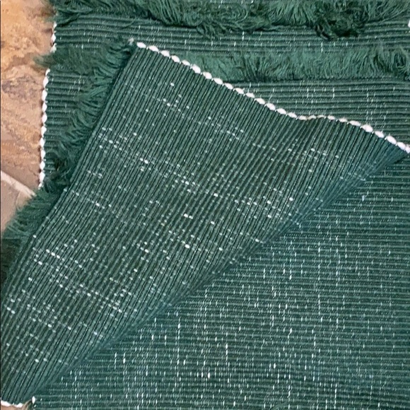 Placemats, cloth napkins and rings. - Picture 3 of 4